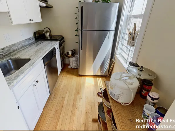 49 Cameron St, Brookline, MA 02445