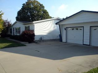 327 W Penn St, Hoopeston, IL 60942