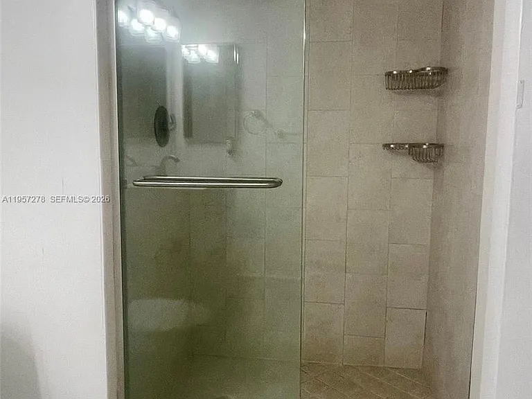 403 Lakeview Dr #106 — Photo 9
