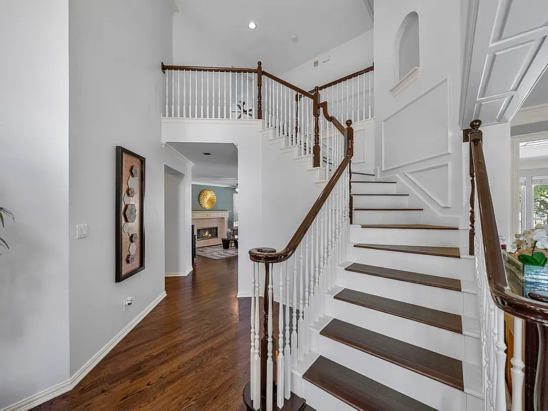351 Cove Dr — Photo 4