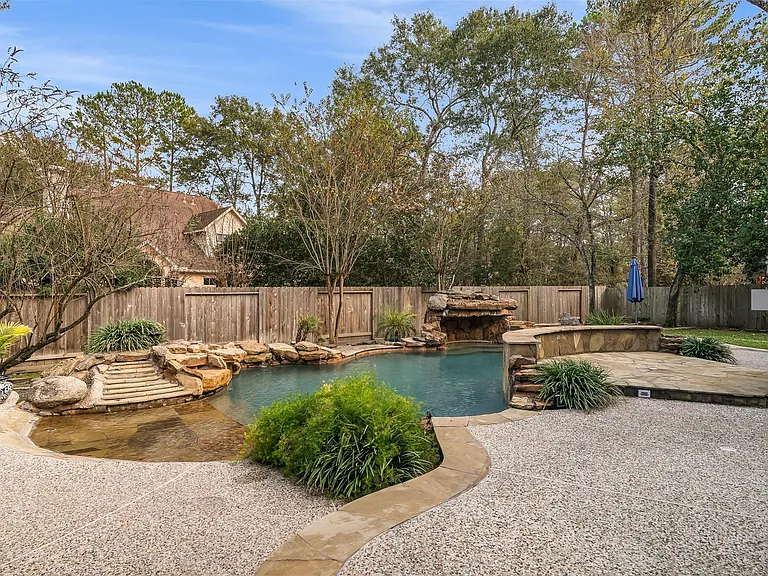 11 Winrock Pl — Photo 13