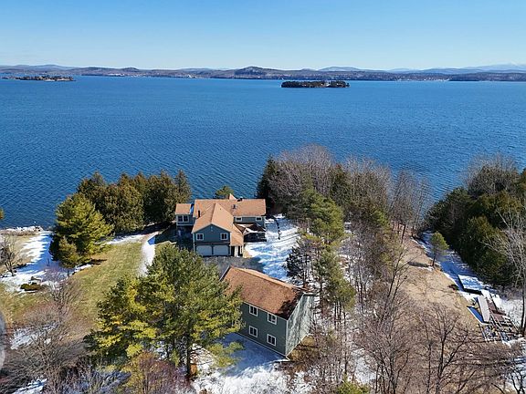2nd image of 25 Cavendish Cove