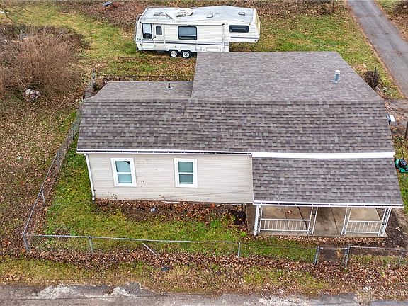 2nd image of 116 N Leach St