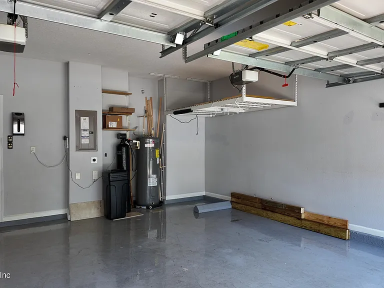 11015 Castlemain Cir E — Photo 15