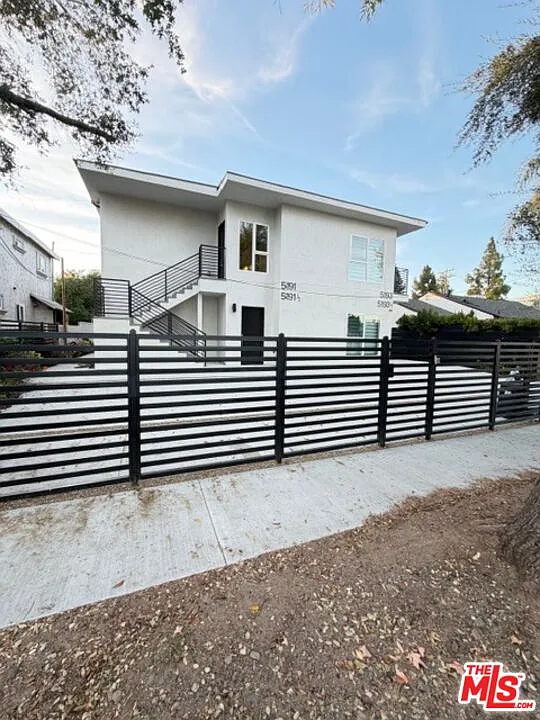 3 bed, 3.0 bath, 1200 sqft, $4,000 — Photo 4