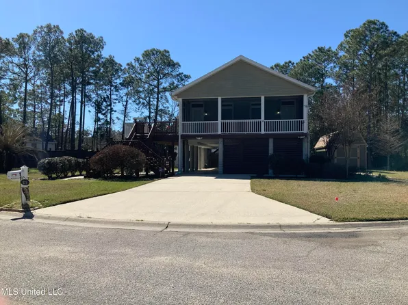 815 Deer Trail Ln, Pass Christian, MS 39571