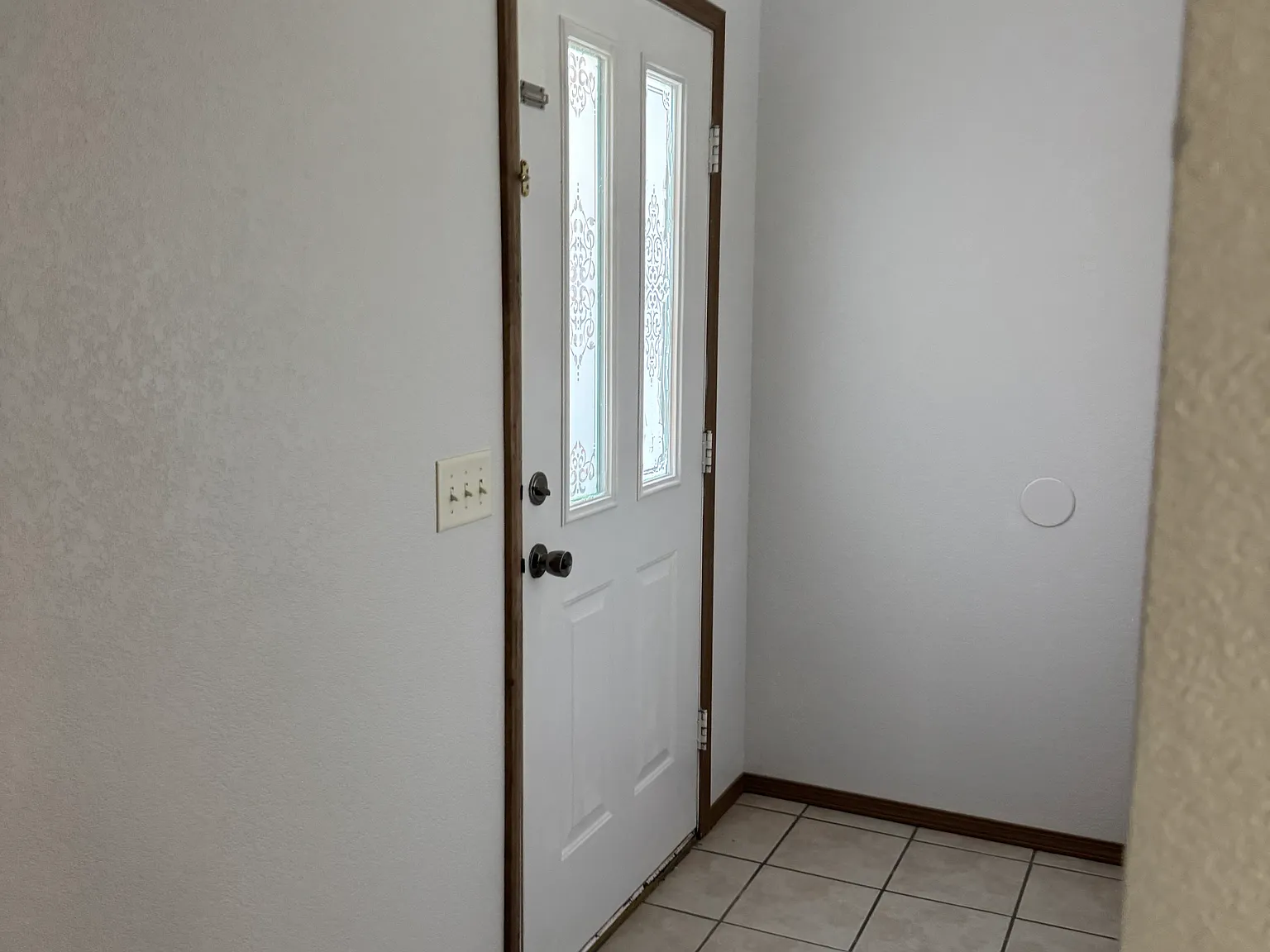 3 bed, 2.5 bath, 1600 sqft, $1,449 — Photo 3