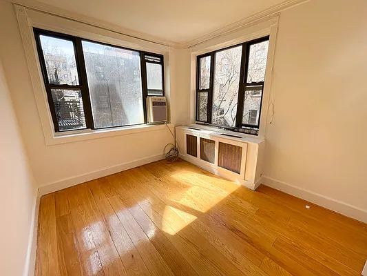 Rented by City Connections Realty | media 19