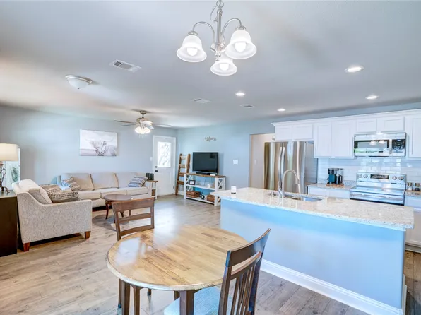 806 Chase Ave, Cleburne, TX 76031