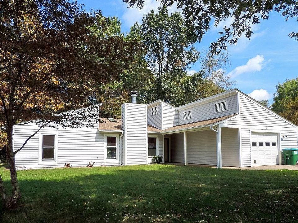 1,600 sqft