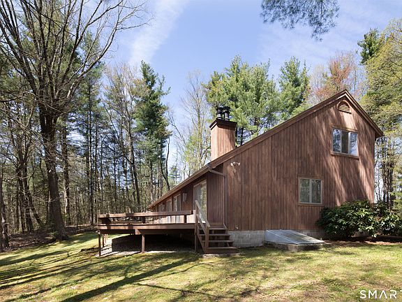 3rd image of 150 Sunset Ridge Road