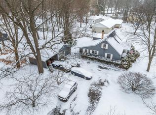 310 Edgemoor Dr, Trail Creek, IN 46360