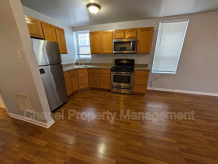 1346 N 27th St #3 — Photo 5