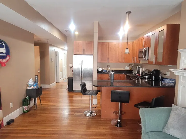 10 Saint Lukes Rd #4A — Photo 2