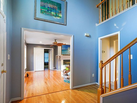 3rd image of 103 Panorama Ct