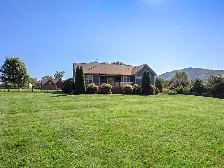 3 Slippery Rock Dr — Photo 2