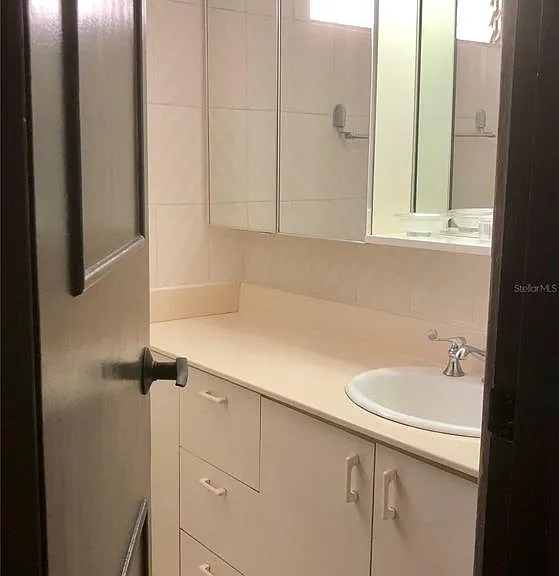 76 Kings Court St #902 — Photo 31