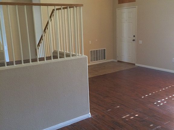 5th image of 664 Wagonwheel Dr