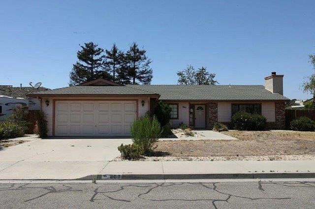 1st image of 807 Tyler Dr