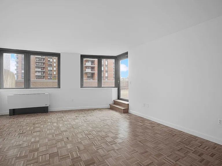 360 W 43rd St #S5D — Photo 3