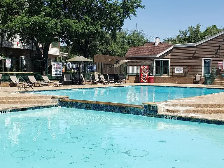 2300 Balsam Dr #G110 — Photo 10