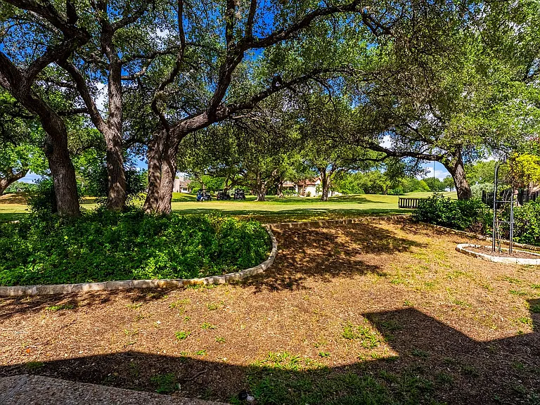 1411 Lakeway Dr — Photo 22