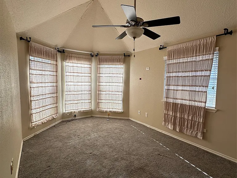 9115 Kindlewood Dr — Photo 4