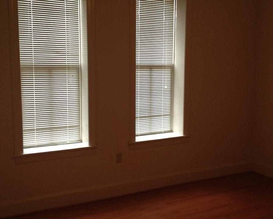 2nd image of 1816 W Cary St #A