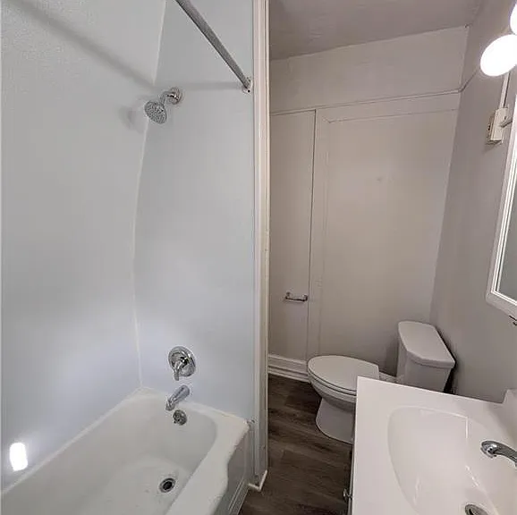 168 W Main St #3F — Photo 11