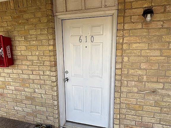 3rd image of 6012 Westridge Ln APT 610