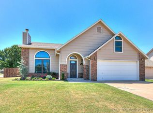 3202 N 7th Pl, Broken Arrow, OK 74012