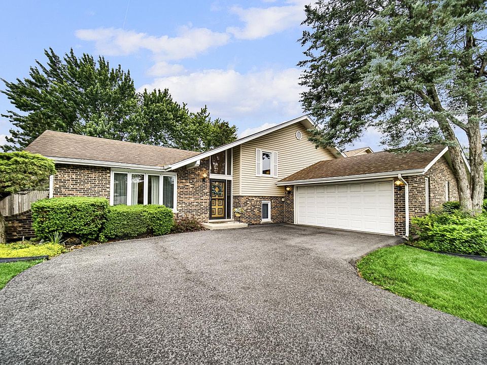 1st image of 8455 Teakwood Ct