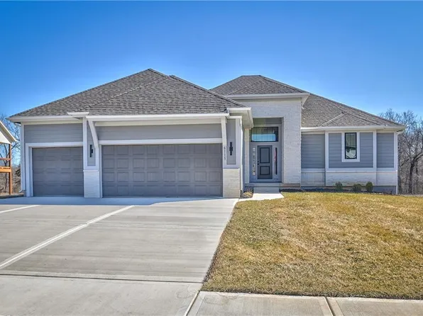 6115 Lewis Dr, Shawnee, KS 66226