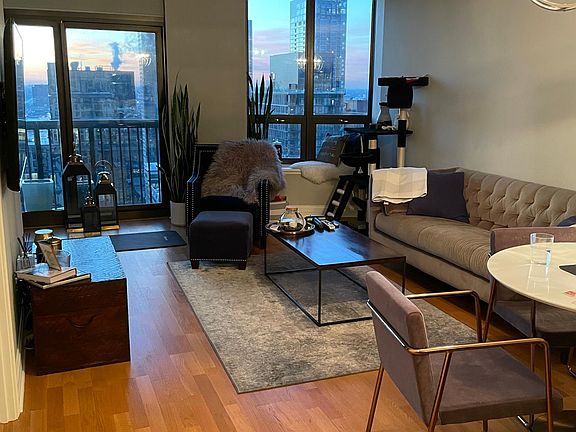 2nd image of 400 N Lasalle Dr Unit 2609