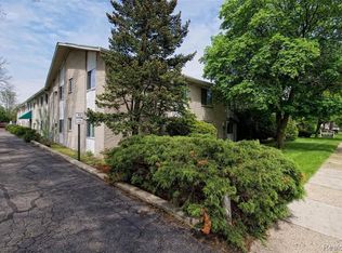 12800 W Nine Mile Rd, Oak Park, MI 48237