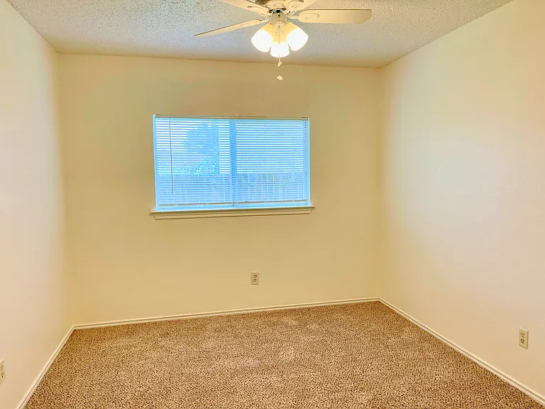 8206 Longhorn Ridge Dr — Photo 14