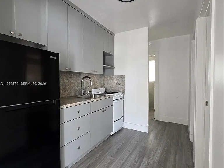 71 Esplanade Dr #D — Photo 5