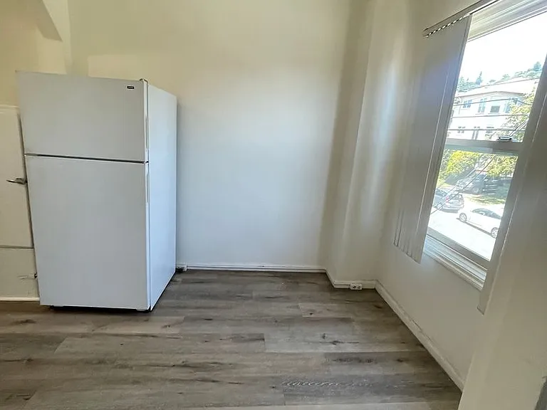 2516 Piedmont Ave — Photo 33