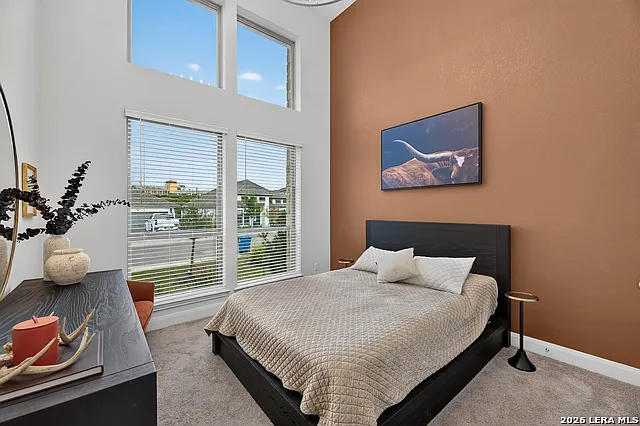 4 bed, 3.0 bath, 2561 sqft, $4,080 — Photo 4