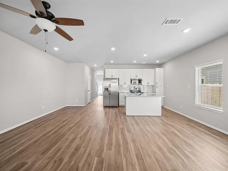800 N Thompson St — Photo 10