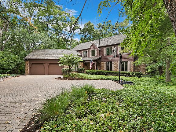 3rd image of 230 Pembroke Dr