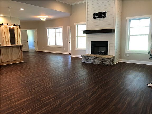 4th image of 1276 Lee Road 260