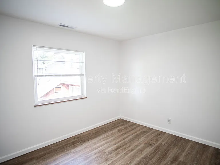 315 N Castle St #9 — Photo 8