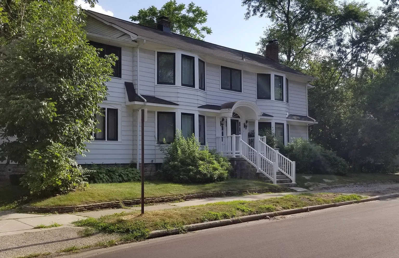 2 bed, 1650 sqft, $1,900 — Photo 1