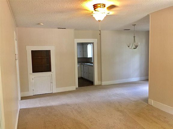 3rd image of 402 S 8th Ave