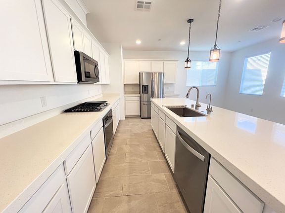 4th image of 10384 Sadie Blake Ave