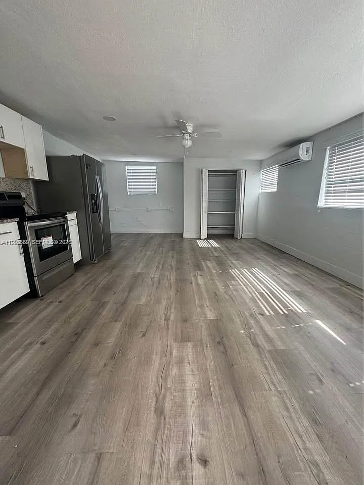 1 bed, 1.0 bath, $1,600 — Photo 1