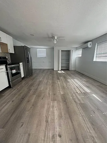 7620 SW 21st Ter #2 Photo 1