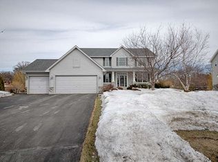 486 Summerfield Dr, Chanhassen, MN 55317