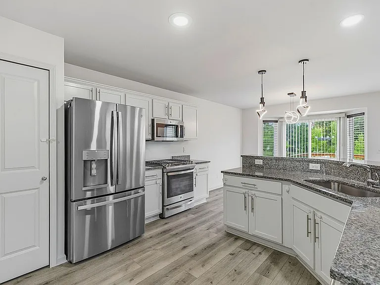 6650 Chandler Dr — Photo 11